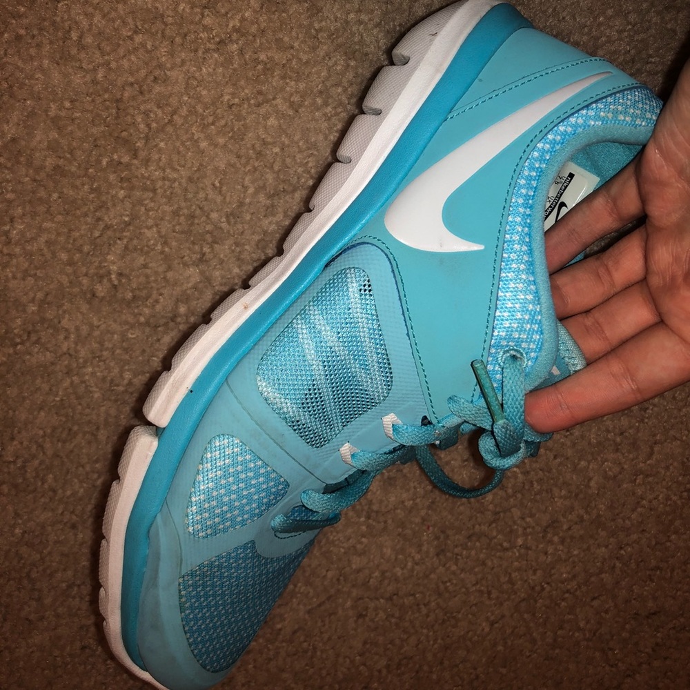 Nike flex sneakers